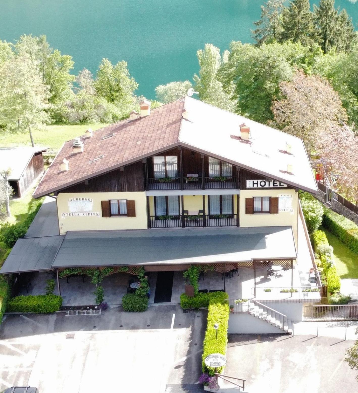 Albergo Stella Alpina Tenno Bagian luar foto