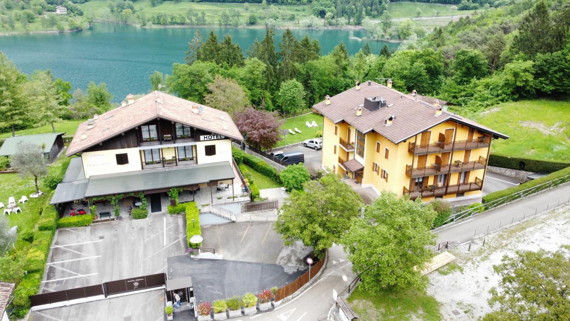 Albergo Stella Alpina Tenno Bagian luar foto