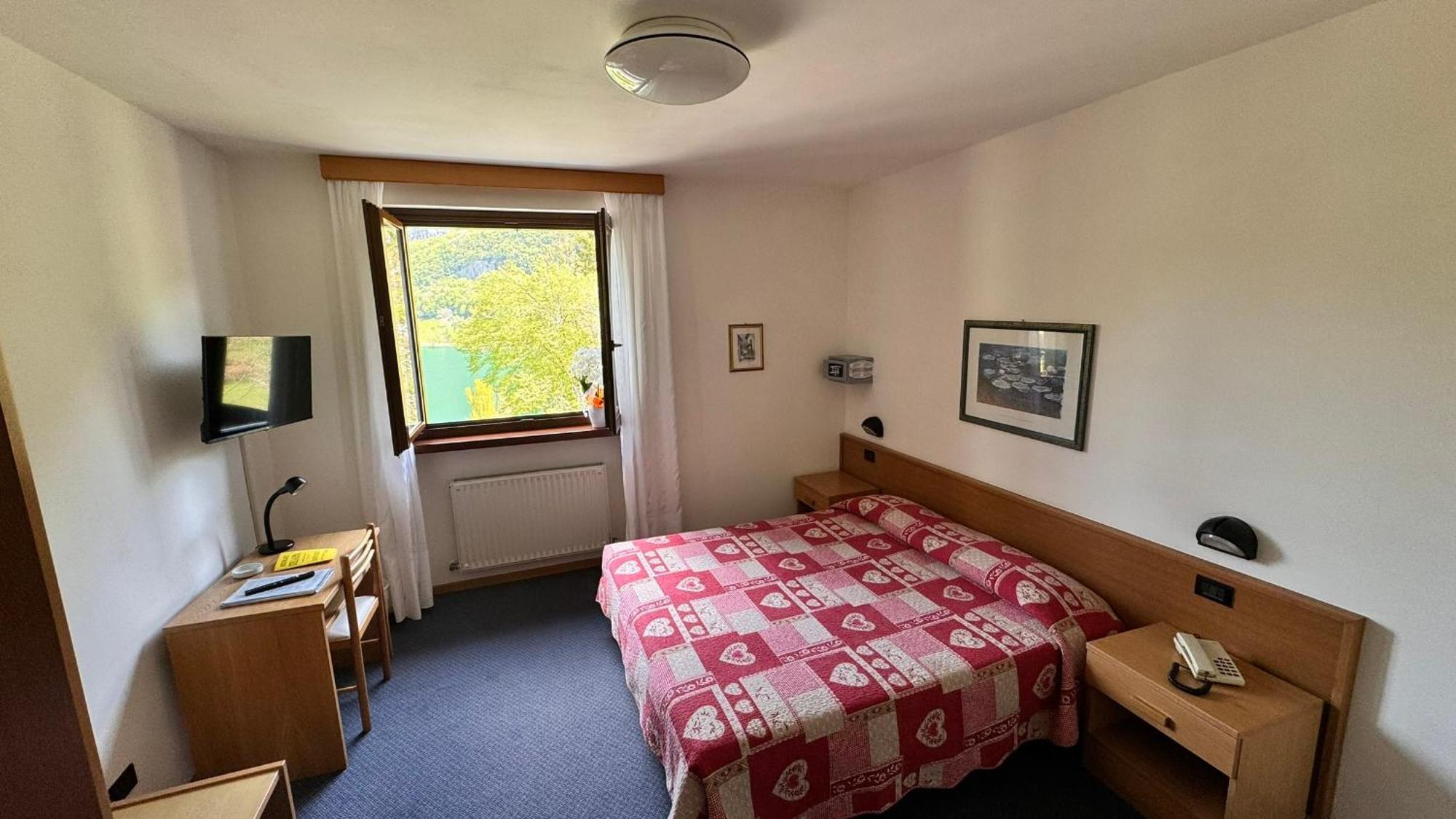 Albergo Stella Alpina Tenno Bagian luar foto