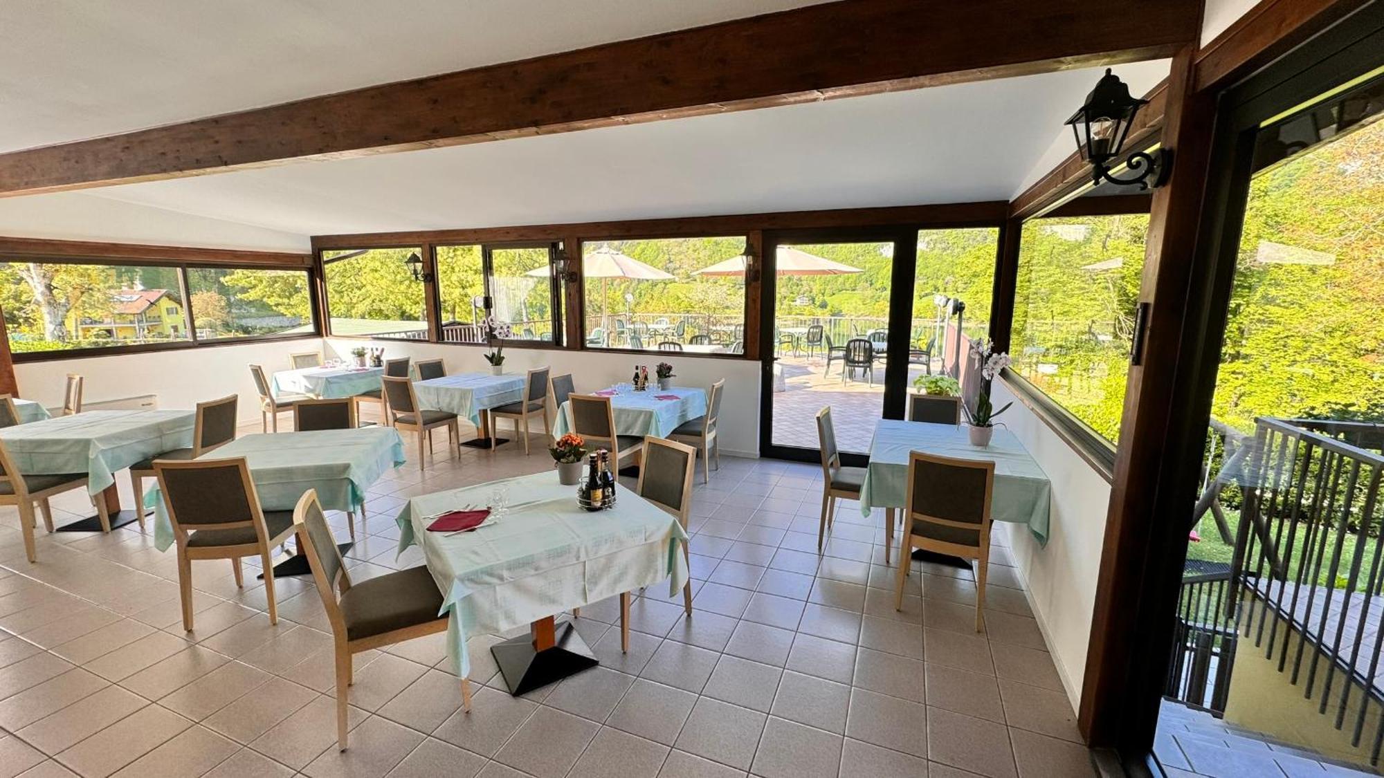 Albergo Stella Alpina Tenno Bagian luar foto