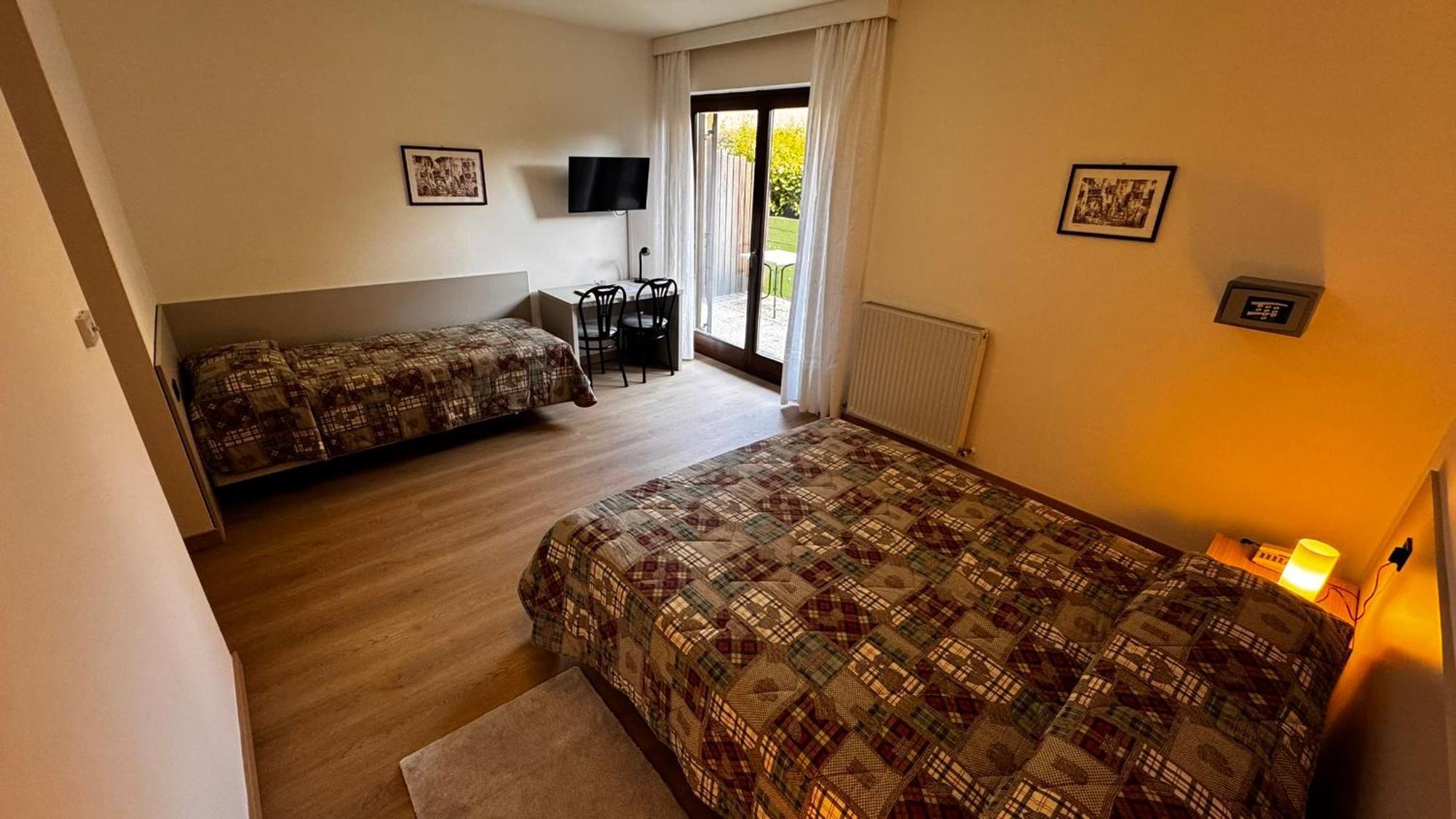 Albergo Stella Alpina Tenno Ruang foto