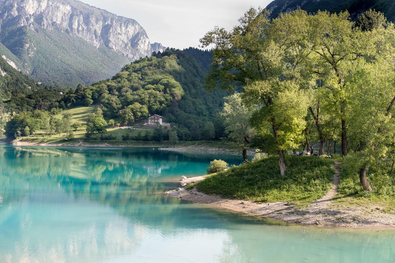 Albergo Stella Alpina Tenno Bagian luar foto