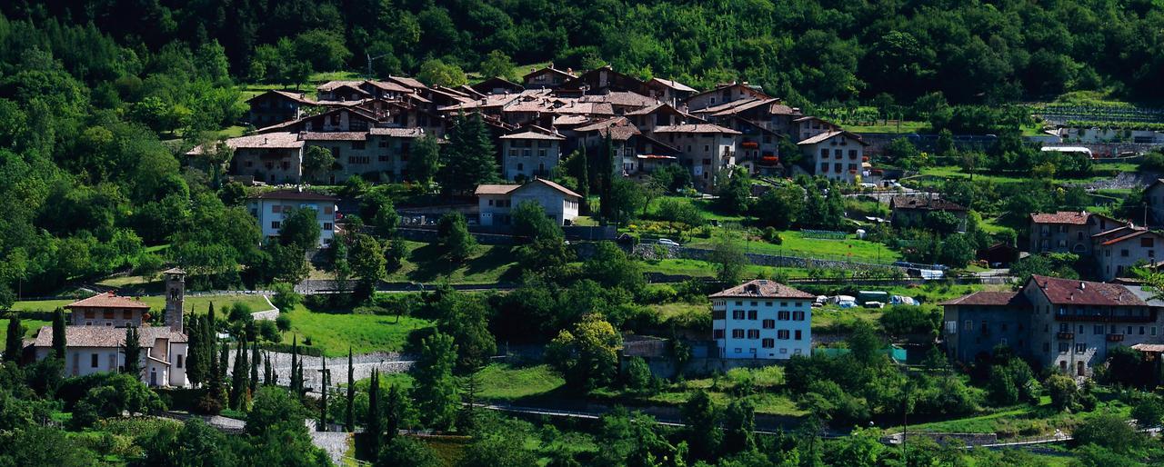 Albergo Stella Alpina Tenno Bagian luar foto