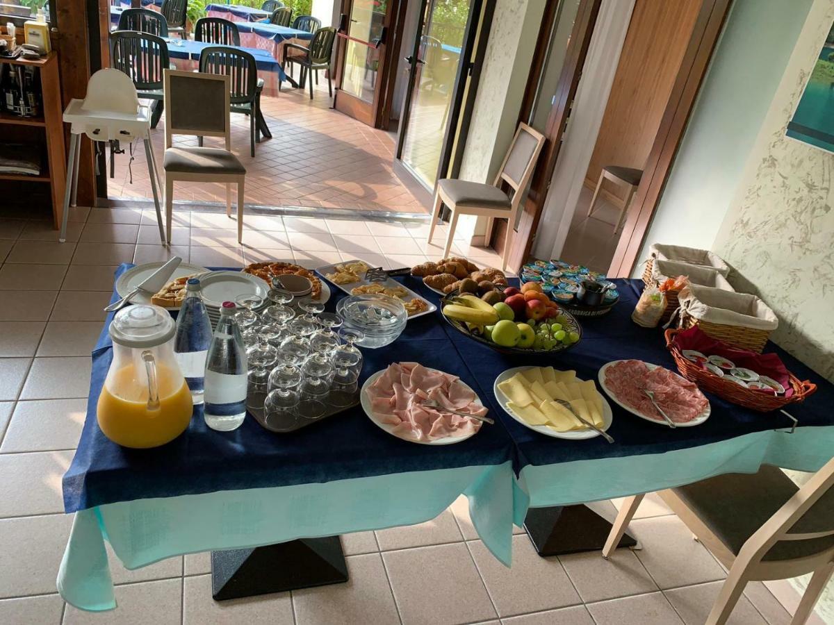 Albergo Stella Alpina Tenno Bagian luar foto
